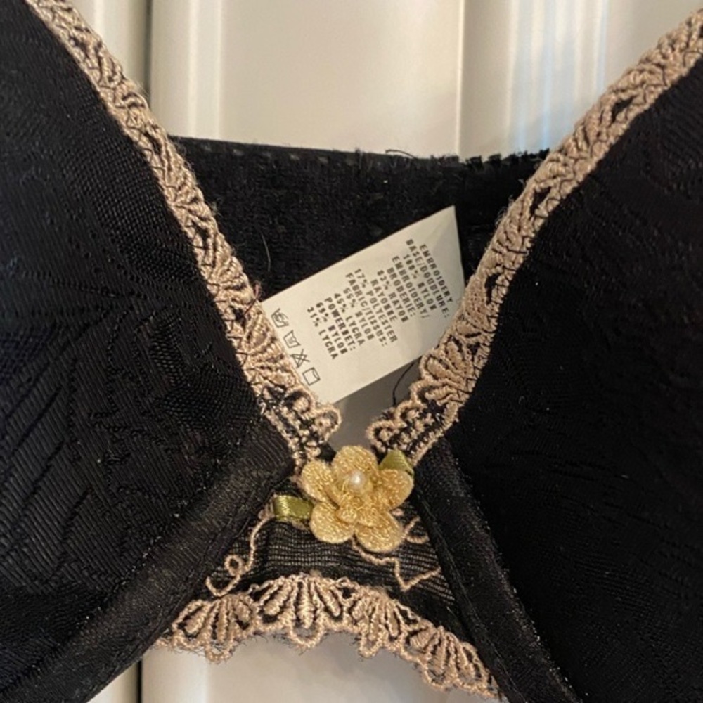 NWOT Piege Lingerie Bra Size 34B in Black with Cream Embroidery - Picture 3 of 10